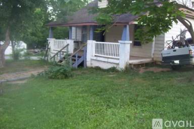 Main picture of 210 E Hill St