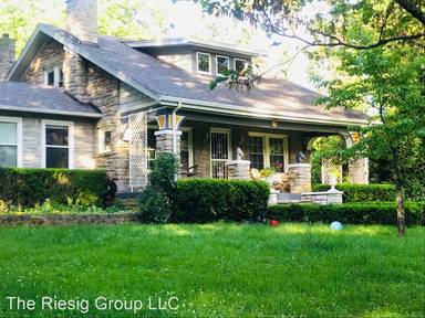 Main picture of 271 Swigert Ave