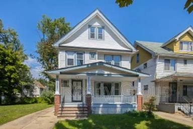 Main picture of 12203 Castlewood Ave