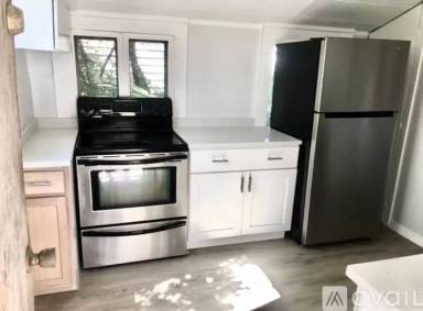 Main picture of 136 S Peninsula Dr