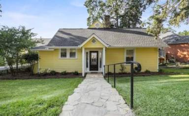 Main picture of 321 Cove View Ct