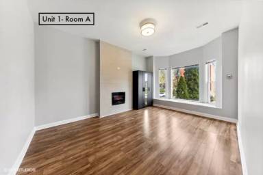 Main picture of 4332 S Langley Ave