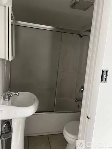 Main picture of 335 E Girard Ave