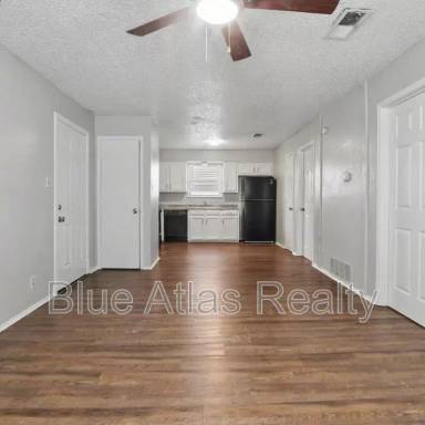 Main picture of 2511 W Prairie St
