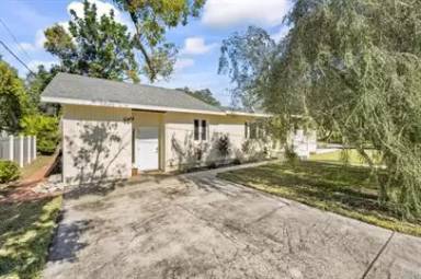Main picture of 3600 46th St N