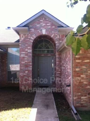 Main picture of 5809 Rockport Ln