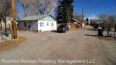 Main picture of 1015 1/2 E Fremont Ave