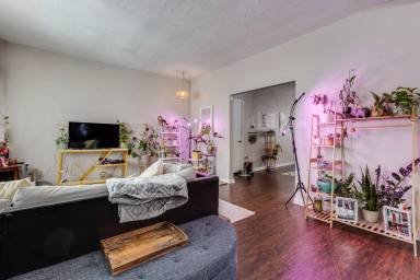 Main picture of 210 Wilbert St