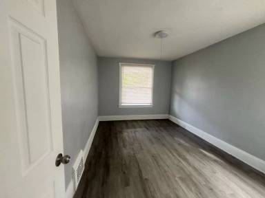 Main picture of 2069 W 98th St
