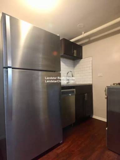 Main picture of 1429 W Lunt Ave