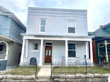Main picture of 818 W Galena St