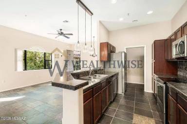 Main picture of 2016 E River Rd