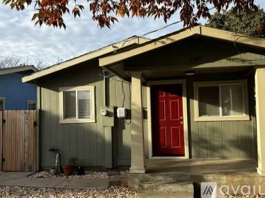 Main picture of 643 Palm Ave