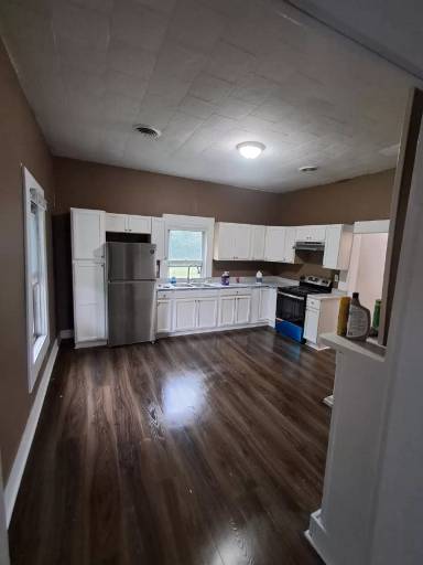 Main picture of 122 Highland Ave