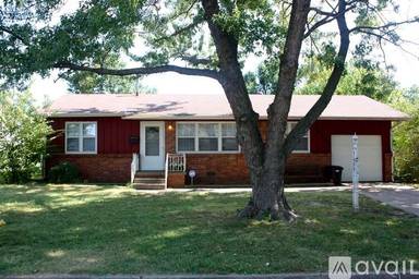 Main picture of 6742 E 27th St