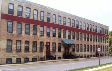 Main picture of 415 S Water St