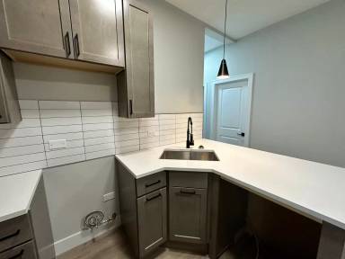 Main picture of 3053 W Cermak Rd