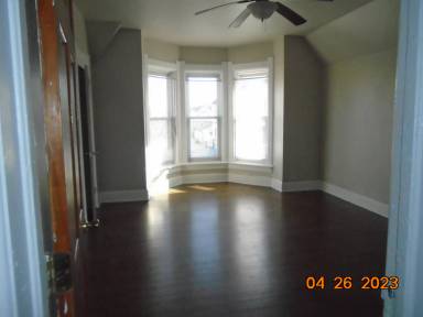 Main picture of 116 W North Ave
