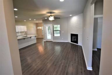 Main picture of 425 N Tacoma St