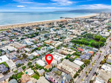 Main picture of 2441 3rd St