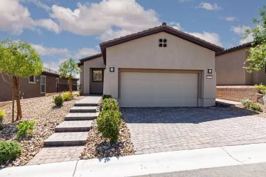Main picture of 92 Stone Bluff Ln
