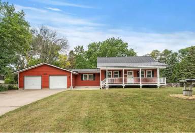 Main picture of 6833 Sunrise Dr