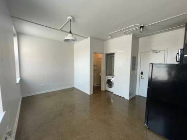 Main picture of 1140 W Wilson Ave