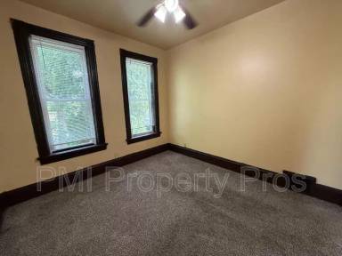 Main picture of 2439 N Dr William Finlayson St
