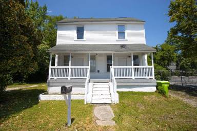 Main picture of 100 S Evans St