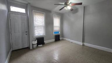 Main picture of 427 Royden St
