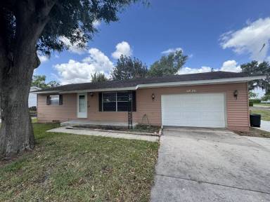Main picture of 32641 Lake Eustis Dr