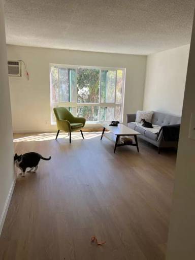 Main picture of 2135 Ivar Ave