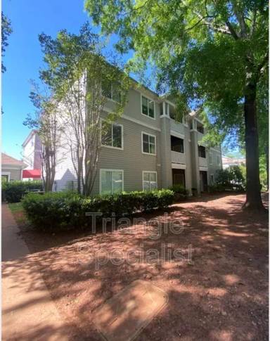 Main picture of Lake Park Condominiums