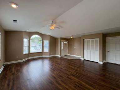 Main picture of 1200 Winchester Ave