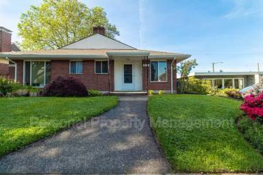 Main picture of 219 W 31st St
