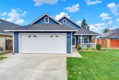 Main picture of 209 White Oak Ln
