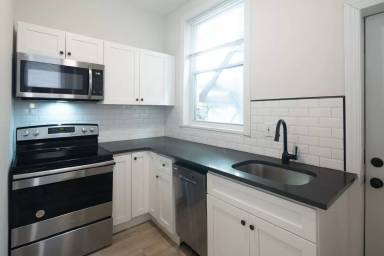 Main picture of 5102 Spruce St