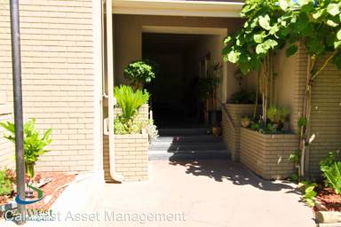 Main picture of 1634 The Alameda