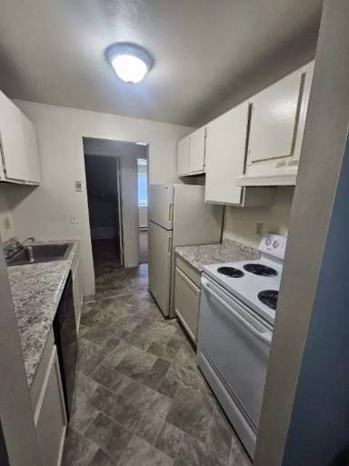 Main picture of 4103 Pine Hollow Dr