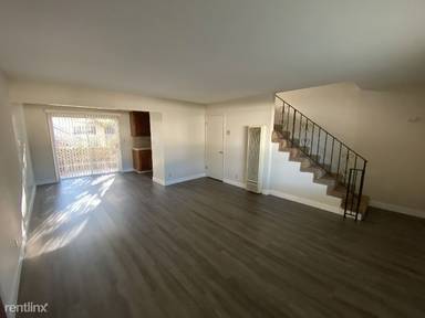 Main picture of 211 Easy St