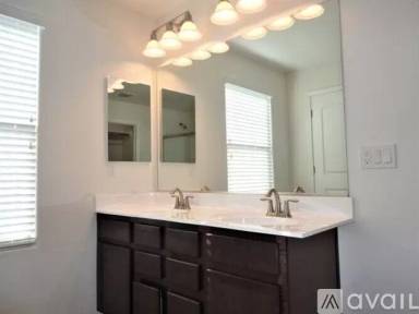 Main picture of 1505 N Banning