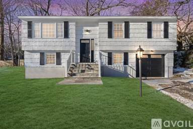 Main picture of 11 Erin Ct