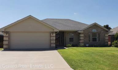 Main picture of 325 Sugarberry Ave