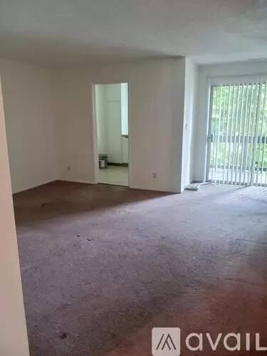 Main picture of 6121 Woodman Ave