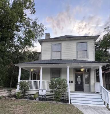 Main picture of 114 NE Tuscawilla Ave