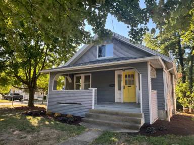 Main picture of 3319 E Woodmont Ave