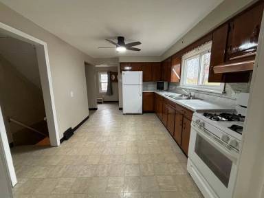 Main picture of 430 Newkirk St