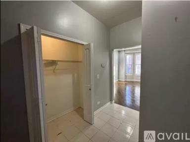 Main picture of 2746 W Le Moyne St