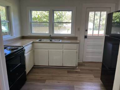Main picture of 96 Lauras Ln