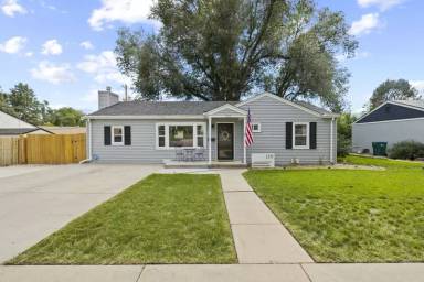Main picture of 1233 E La Salle St